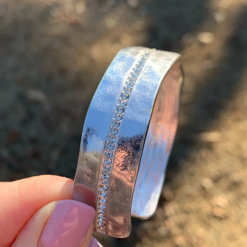 NWT Dimpled Rhinestone Metal Cuff - Picture 12 of 12